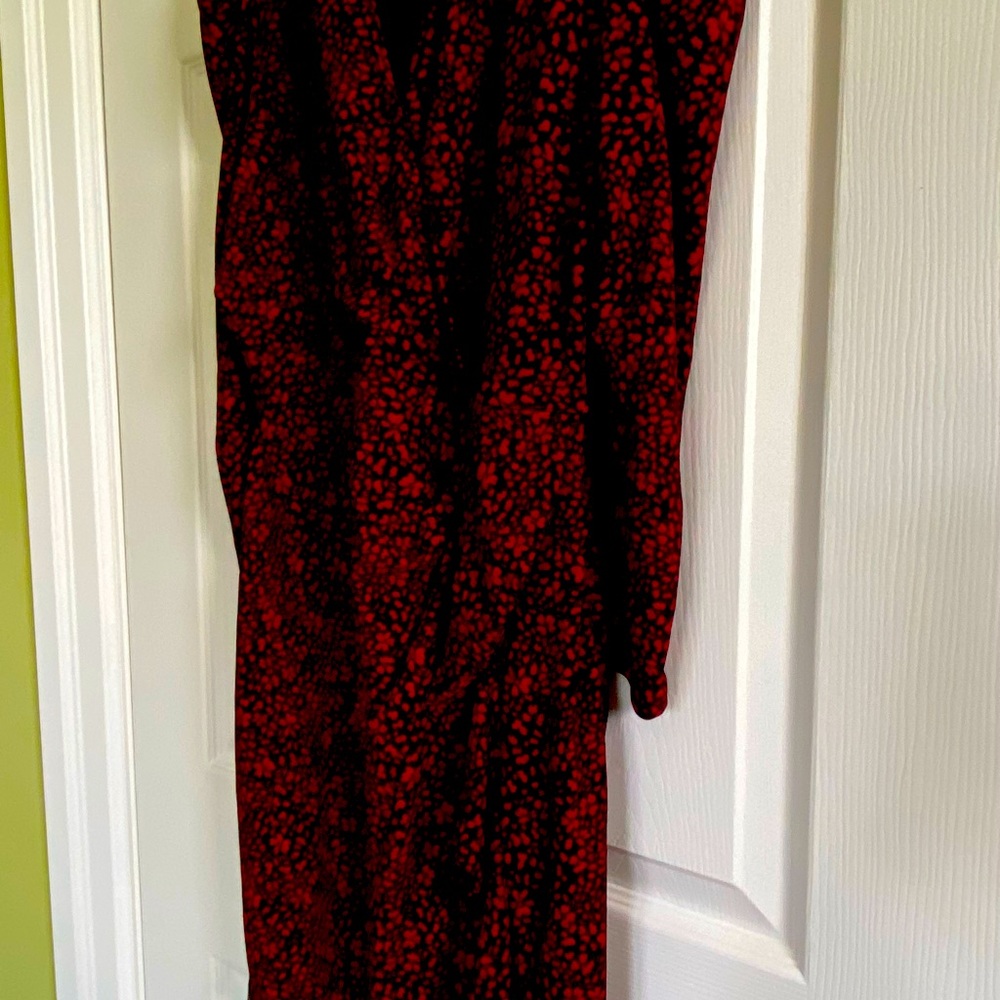 🎉HP🎉 NWT Le Chateau feminine and flowy floral dress - Picture 4 of 5